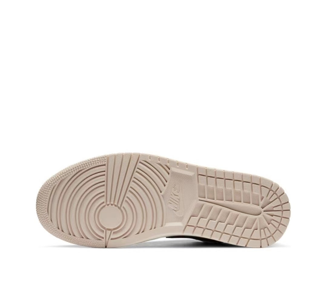 AIR JORDAN LOW NOIR BEIGE